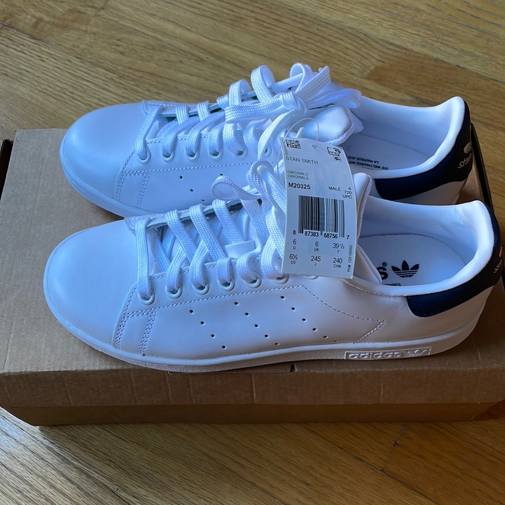 Navy blue Adidas Stan smith
